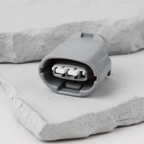 Heavy Duty 3 Pin Alternator Adapter Connector For Denso Toyota Lexus Kubota 16678-65830 90980-11349, gray plastic connector close-up.