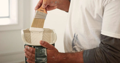 Person using 2 Gallon Metal Paint Grid Pack Of 24 For DIY Painters Expanded Wire With Reinforced Edges Flat Design That Fits 2 Gallon Buckets