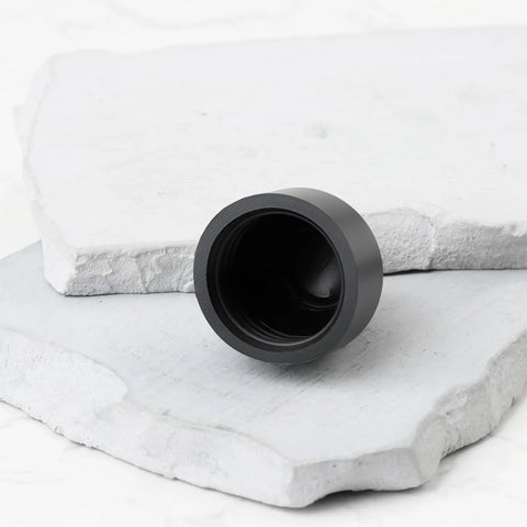 Close-up of a black rubber wheel nut cap, 4Pcs Dope E Bike Wheel Nut Caps 21mm Inner Diameter Compatible With 21mm Wheel Nuts