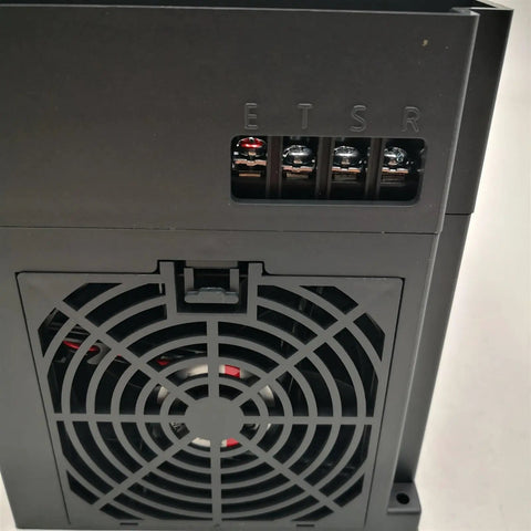 Three Phase 380V Variable Frequency Drive VFD Inverter 0.75kW To 7.5kW Vector Frequency Converter, rear fan and connectors