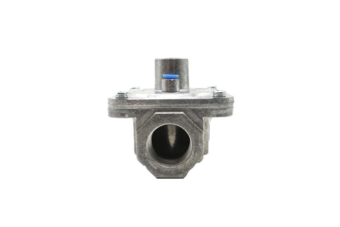 Propane gas pressure regulator with 3/4 in FNPT inlet/outlet, metal body and blue adjustment cap (front view).