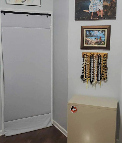 Premium White Soundblocking Sheet With Heavy Duty Mass Loaded Vinyl To Quiet Down Any Space Fast And Roll Out Eco Friendly Acoustic Blanket on wall.