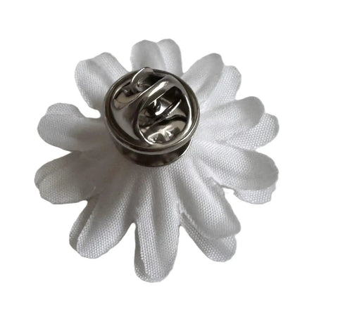 Top view of White Daisy Lapel Pin Fabric Flower Boutonniere for Suits and Blazers with metal clip, 1.18 inch size.