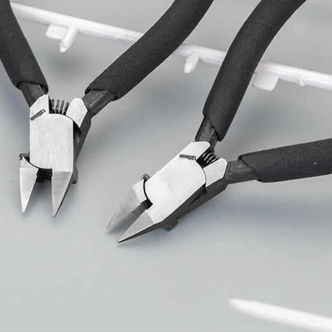 Precision Model Cutter Pliers For Puzzle Building, Diagonal Nippers Wire Cutter Set, close-up of two silver nipper tips