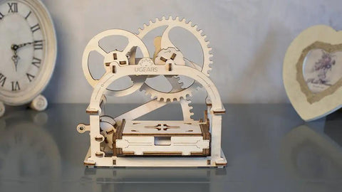 3D Self Propelled Mechanical Etui Box Kit Built From Plywood DIY Wooden Puzzle With Gear Drive Desktop Organizer Box You Assemble STEM Toy For Adults And Kids EN Manual Included, plywood etui box on desk