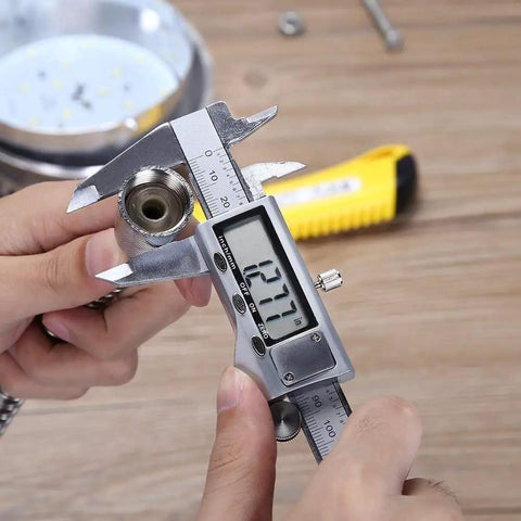Stainless Steel Digital Caliper With Large LCD Screen measuring pipe diameter, 6 Inch Vernier Caliper for DIY and home use