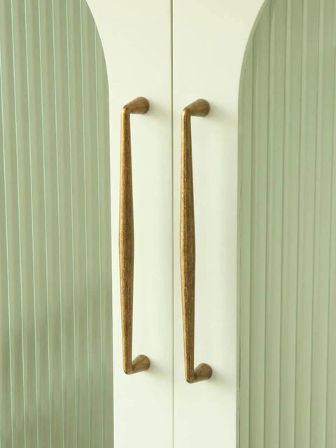 Upgrade Your Cabinets Today With These Straight Up Classic Antique Brass Pulls For Kitchen Drawers Cupboards And Dressers Featuring Solid Zinc Alloy Build And A Clean 7 56 Inch Hole Center Dimension That Brings Old School Charm To Any Fresh Renovation.
