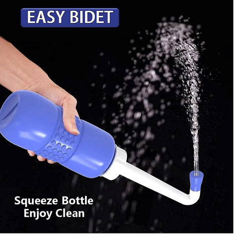 Two Pack Portable Bidet For Toilet 450ml Handheld Travel Bidet High Pressure Leakproof Personal Hygiene Bottle spraying water