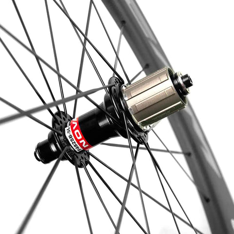 Hub detail of Carbon Wheelset For Road Bikes 700C With Front 50mm And Rear 88mm Depth, U Shape 25mm Width, Basalt Brake Surface