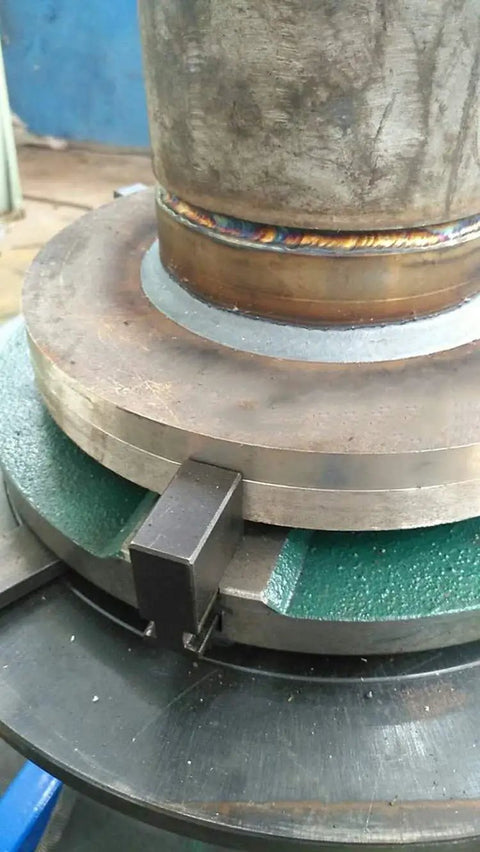 Close-up of Solid Cnc Welding Positioner with smooth rotary turntable and auto control for pipe and flange seam jobs.