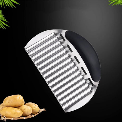 NULIZL stainless steel crinkle cutter with a black ergonomic handle; wavy blade for slicing potatoes and vegetables