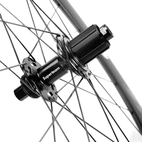 Close-up of Dope Carbon Road Bike Disc Brake Wheelset 700c Clincher 60mm with transparent rim and hub detail