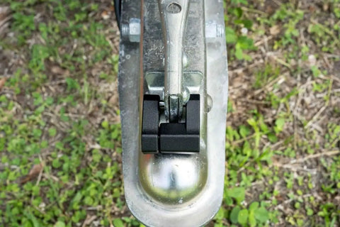 Heavy Duty Trailer Latch Lock With Two Matching Keys Solid Black Anti Theft Hitch Security For Trailers Rv Haulers And Tow Trucks Lock That Rig Down Tonight