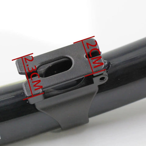 Universal 27mm Snorkel Clip And Holder Set For Scuba Diving Durable Plastic Snorkel Retainer close-up on black snorkel tube