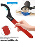 Hand holding ER32 wrench from Six Piece Coilover Spanner Wrench Set For Shock Adjustment With C Shape Hook Wrenches Non Slip Rubber Handle Includes APU13 APU16 ER25 ER32 ER40 And C32 Sizes For Easy Car Suspension Tuning, showing hook C design and rubber handle