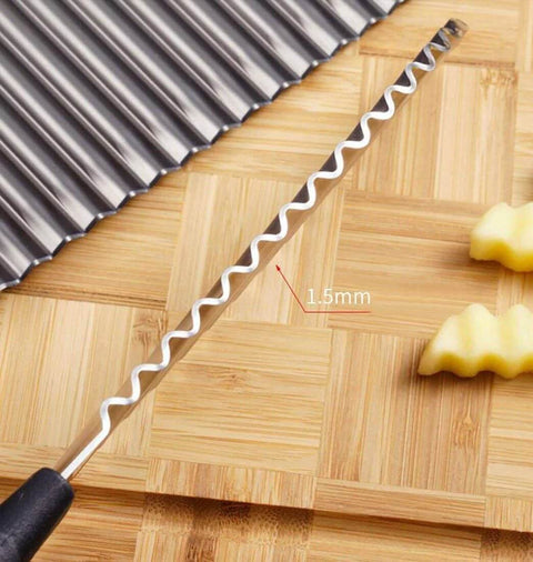 SHengwin crinkle potato cutter with stainless steel wavy blade and black handle, 11.8 in long, Amazon