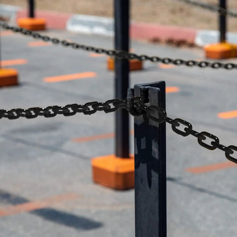Heavy Duty Black Plastic Chain Links 100 Ft For Safety Barriers On Fences, Driveways, Parking Lots And Gates, used outdoors.