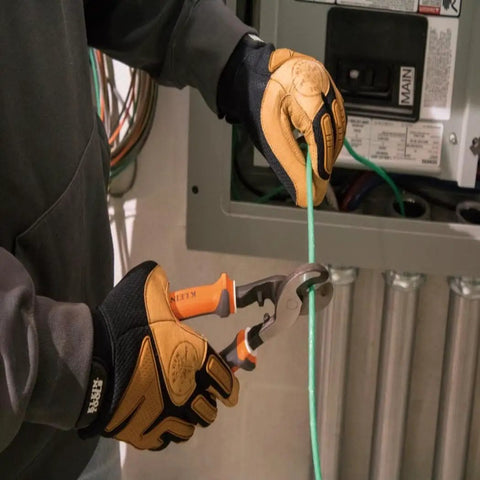 Insulated Electrician Cable Cutter 1000V Rated And VDE Certified Pro Grade Workhorse For The Job That Cuts Up To 4/0 Aluminum Not ACSR 2/0 Soft Copper And 100 Pair 24 AWG Communications Cable Three Part White Underlayer Warns If Insulation Is Compromised