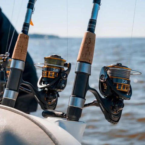 BG2500 Saltwater Spinning Reel Be A Beast On The Water With 5.6 To 1 Gear Ratio, 6 Plus 1 Bearings, Black Gold Finish