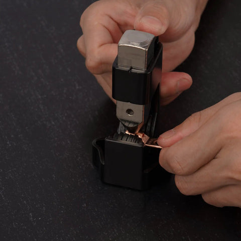 Using Pro Grade Lug Crimper Kit For Welding Battery Cables And Wire Terminals Heavy Duty Crimp Tool Set on copper lug