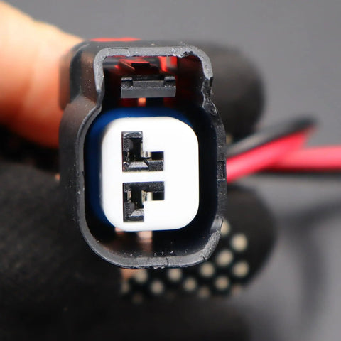 Close-up of Ram 2500 License Plate Light Connector And Socket Kit Two Pack 2011-2018 5.7L 6.4L 6.7L Waterproof Harness