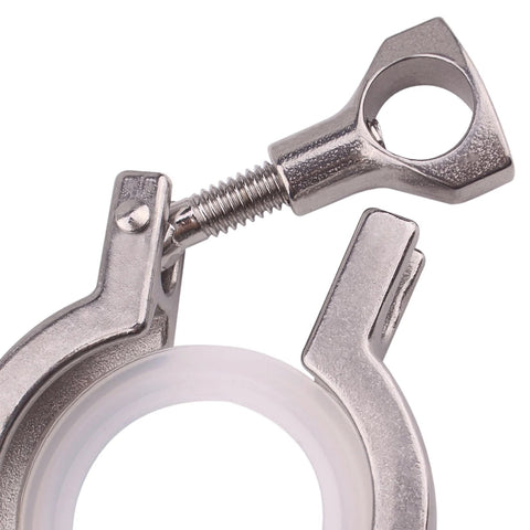 DERNORD 2.5-inch stainless steel 304 tri-clamp with wing nut and silicone gasket, close-up view