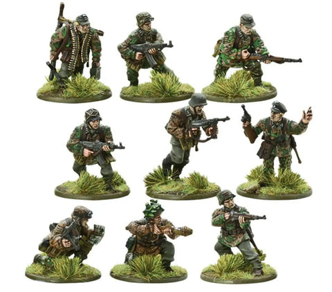30 Piece Mid To Late War Waffen-SS Grenadiers Plastic Miniatures For Bolt Action WW2 Tabletop War Gamers with varied poses