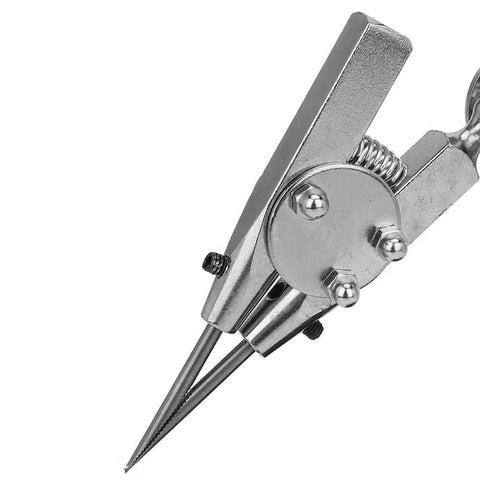Must-Have Jewelry Welding Fixture Table Clip For Soldering Repair Work With Adjustable Angles To Keep Hands Free And Boost Your Precision Craftsmanship Using Quality Tool Steel third hand holder close-up image.