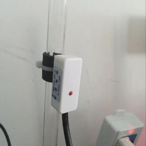 No Contact Liquid Level Sensor For Pipes And Tanks, Contactless Water Level Detection with NPN Output, mounted on clear pipe