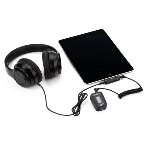 Lightning Audio Interface for iPhone and iPad With 3.5mm TRS and TRRS Mic Input and 3.5mm Headphone Out connected to iPad