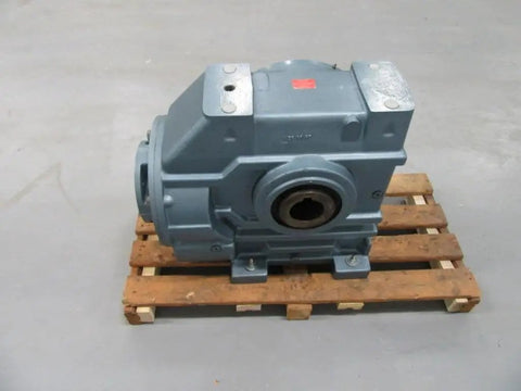 Heavy Duty C1020WAAQ Gear Reducer With 1 To 40 Ratio on wooden pallet, showcasing robust design for heavy equipment use.