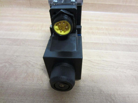 Directional hydraulic control valve 4WE6 D62 OFEW110N9DK25L/62 R978017850 single solenoid valve with 5-pin connector R900021464