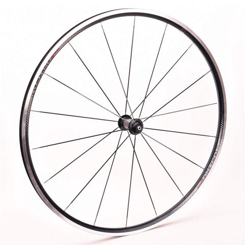 Ultralight 700C Road Bike Wheelset With Carbon Hub For Climbing Beasts 2 To 1 Spoke Ratio V Brake Quick Release