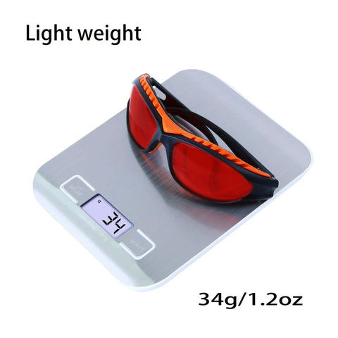 Laser Safety Glasses 180 Nm To 540 Nm OD Six Plus Protective Eyewear on scale showing 34g weight, lightweight design