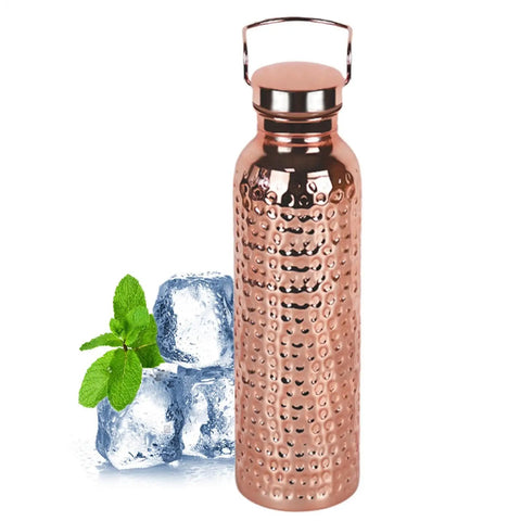 Copper Water Bottle 800ml Insulated Travel Cup With Anti Slip Grip next to ice cubes and mint leaves.