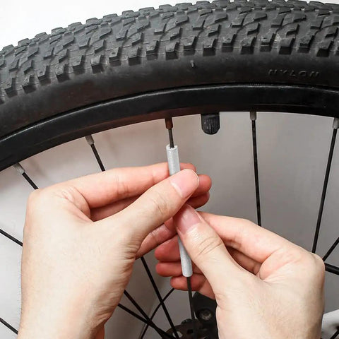 Attaching 48 Pcs 360 Degree Visibility Bike Spoke Reflectors Waterproof Reflective Clips For Mountain And Road Bikes 1.9 To 2.4 mm