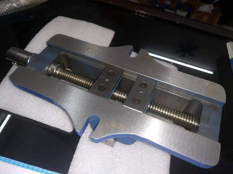 Workhorse Self Centering Vise For Drilling And Milling Machines, Fixed Base, 50 Mm Jaw, Heavy Duty Cast Iron Body, top view