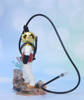 Side view of Scuba Diver Fish Tank Decoration Vibe Resin Bubbler Ornament With Suction Cup for aquariums