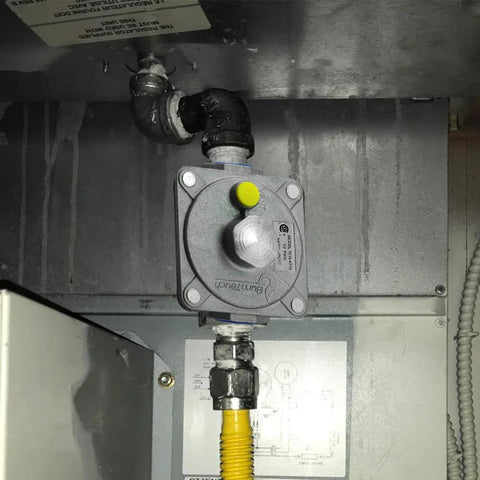 Installed natural gas pressure regulator with 3/4 inch female NPT threads delivers stable outlet pressure from 4 to 10 inches water column