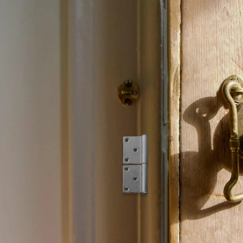 Heavy Duty Detachable Flag Hinge 5 Inch Weld On Slip Joint Iron Door Hinge installed on wooden door for security