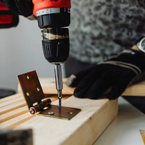 Person using drill with Wood Screws Kit 300 Pcs Six Sizes Flat Head Phillips Drive Self Tapping Coarse Thread Screws for Woodworking