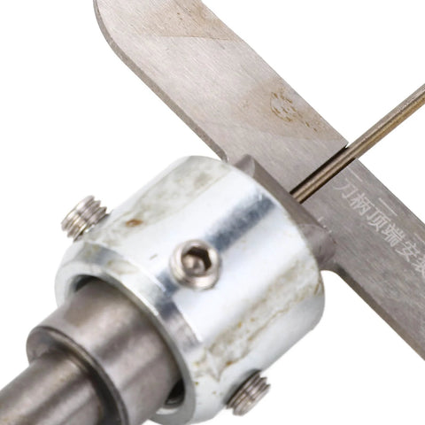 Baxnore wooden ring drill bit set; close-up view of metal milling cutter with shaft and clamp hub