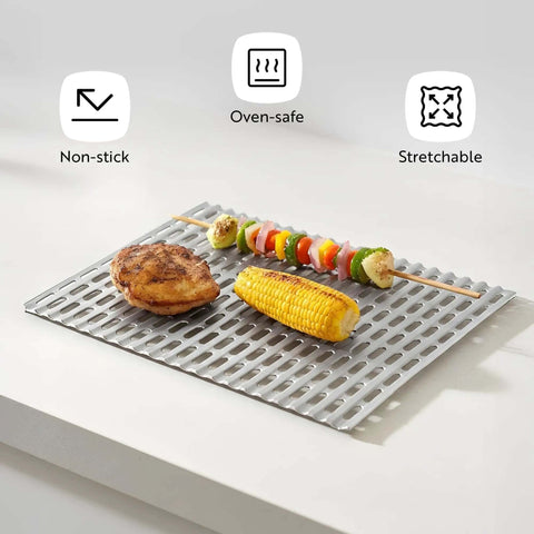 Foil Lux Disposable Grill Liners 19.7 By 12 Inch Nonstick Aluminum Grill Sheets with food display, showing oven-safe and stretchable features.