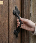 Old School Medieval Rustic Cast Iron Door Pull With Fleur De Lis Handle And Compact Grip, 7 1/8 Inch Decorative Hardware