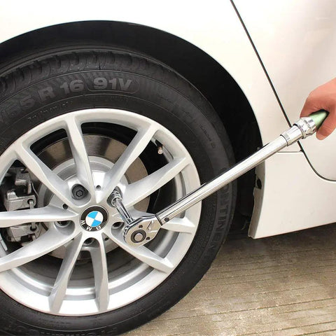 Using 1/2-Inch Drive Click Torque Wrench Set Dual Direction Adjustable High Precision Wrench to tighten car wheel lug nuts