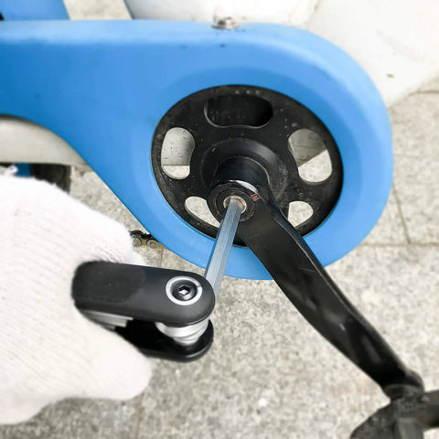 Using 8 In 1 Folding Hex Key Set With Non Slip Rubber Grip Portable Pocket Allen Wrench Kit for bike repair