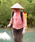 Person using Backpack Sprayer Filter Basket 142mm Outer Diameter Agricultural Barrel Filter for Knapsack Sprayer