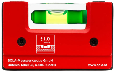 Sola Spirit Level Compact Go! Clip, 0 - Compact red level with green vials and ±1.0 mm/m accuracy, ideal for precise measurements.