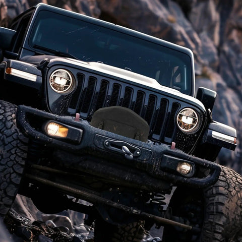 Heavy Duty 900D Waterproof Winch Cover With Top Zipper fits 8000-13500 lbs electric winches on Jeep, providing protection from elements.