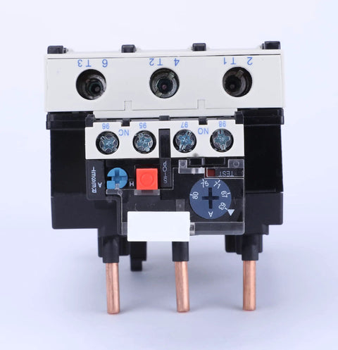 Front view of Thermal Overload Relay For Motor Protection 28-36A, Auto And Manual Reset, compact industrial device with copper terminals